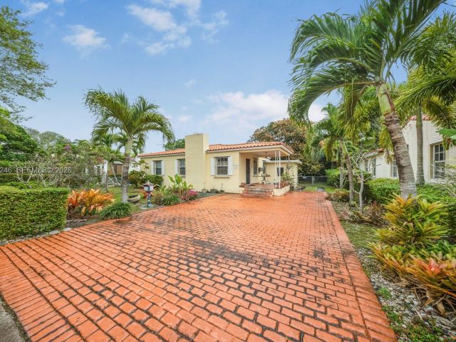 Продажа дома по адресу 512 Mendoza Ave - фото 7470679