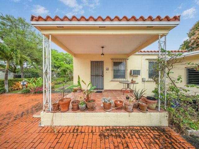 Продажа дома по адресу 512 Mendoza Ave - фото 7470682