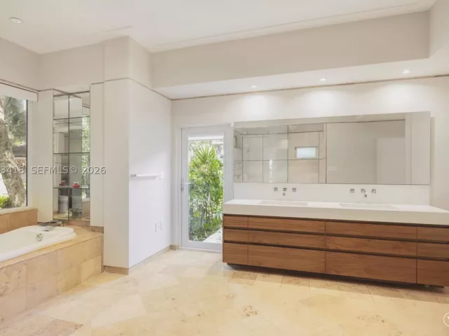 Продажа дома по адресу 9000 Arvida Dr - фото 8976085