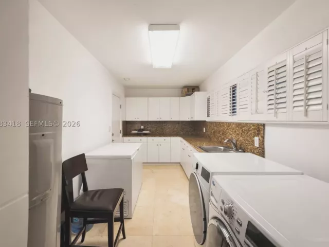 Продажа дома по адресу 9000 Arvida Dr - фото 8976093
