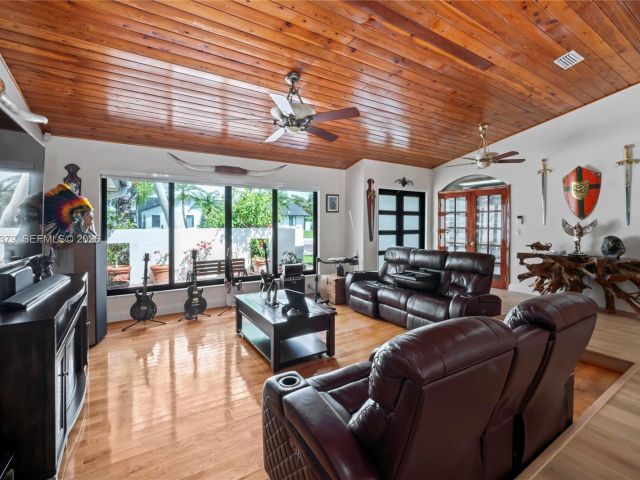 Продажа дома по адресу 10320 SW 139th St - фото 7515458