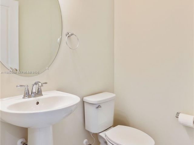 Дом в аренду по адресу 1455 Silk Oak Dr 1455 - фото 7472670