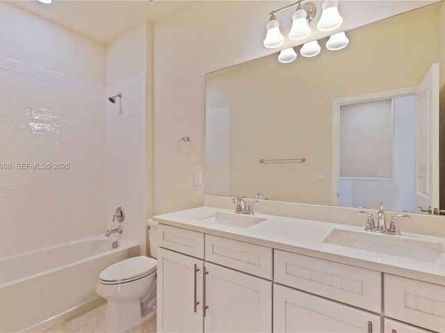 Дом в аренду по адресу 1455 Silk Oak Dr 1455 - фото 7472673