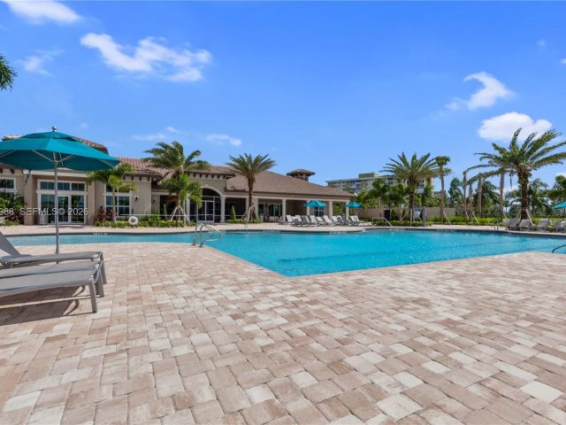 Дом в аренду по адресу 1455 Silk Oak Dr 1455 - фото 7472679