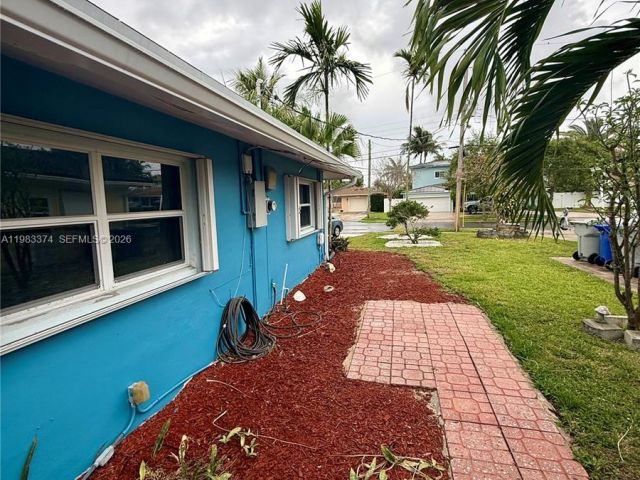 Продажа дома по адресу 201 SE 3rd Ave - фото 7524344