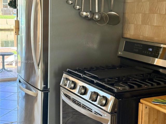 Продажа дома по адресу 201 SE 3rd Ave - фото 7524355