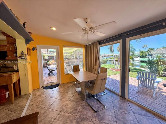 Продажа дома по адресу 201 SE 3rd Ave - фото 7524356