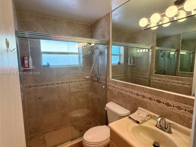 Продажа дома по адресу 201 SE 3rd Ave - фото 7524361