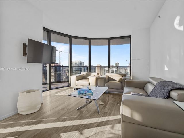 Продажа квартиры #4509 - фото 7452395