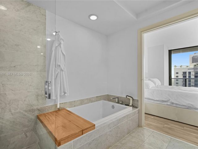 Продажа квартиры #4509 - фото 7452406