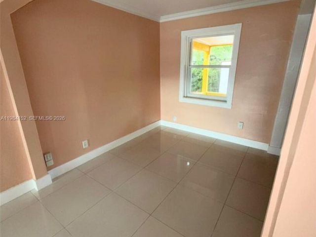 Дом в аренду по адресу 14215 NE 9th Ave 14215 - фото 7475244