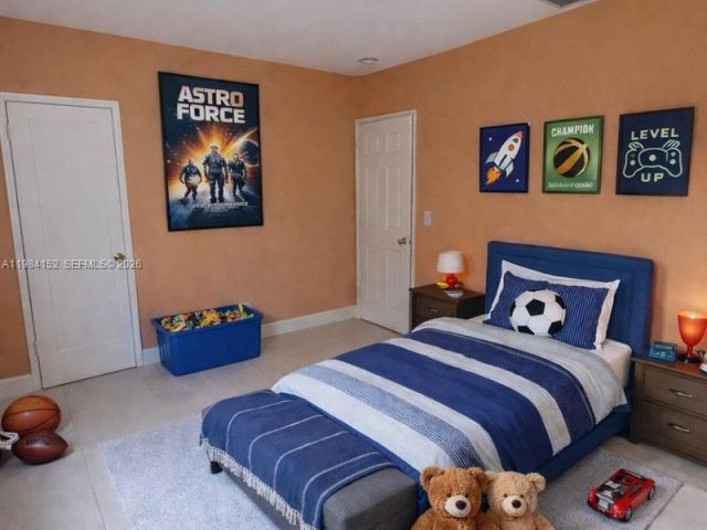 Дом в аренду по адресу 14215 NE 9th Ave 14215 - фото 7475253