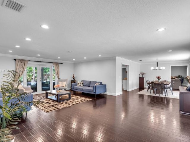 Продажа дома по адресу 8700 SW 83rd Ct - фото 7517747