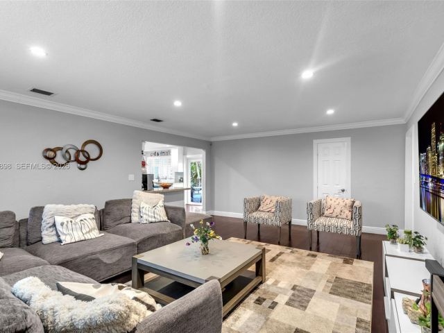 Продажа дома по адресу 8700 SW 83rd Ct - фото 7517753