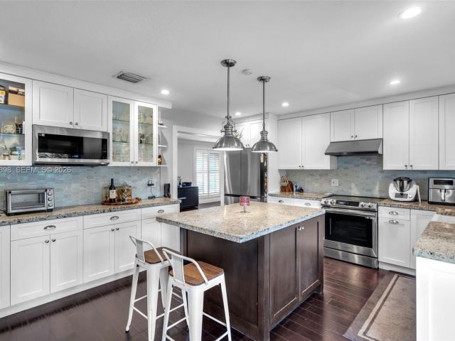 Продажа дома по адресу 8700 SW 83rd Ct - фото 7517756