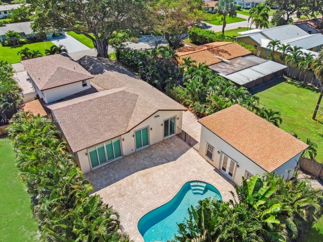 Дом в аренду по адресу 117 NW 8th Street - фото 7453158