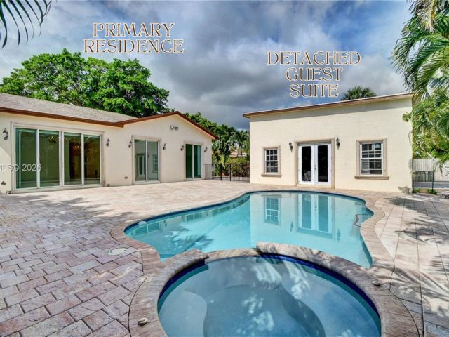 Дом в аренду по адресу 117 NW 8th Street - фото 7453159