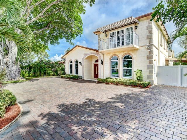 Дом в аренду по адресу 117 NW 8th Street - фото 7453161