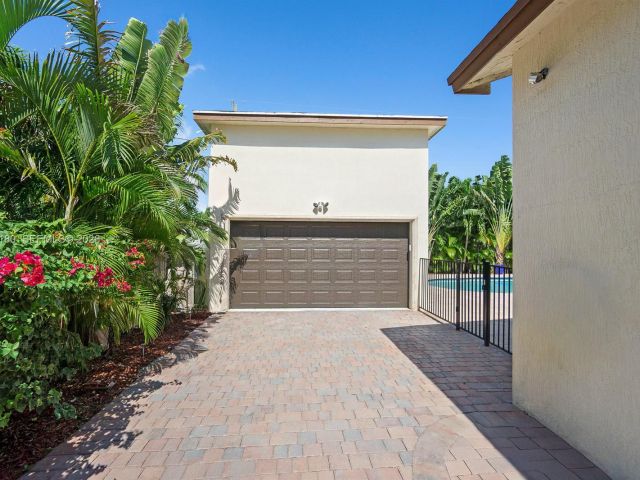 Дом в аренду по адресу 117 NW 8th Street - фото 7453163