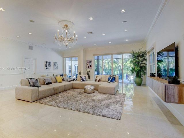 Дом в аренду по адресу 117 NW 8th Street - фото 7453165