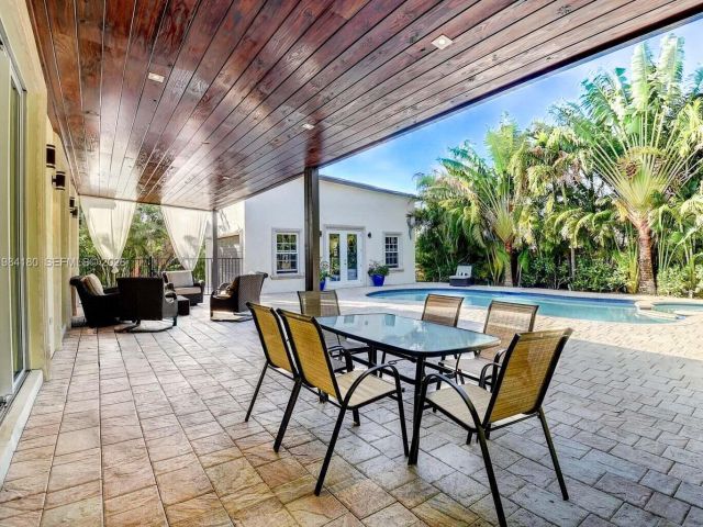 Дом в аренду по адресу 117 NW 8th Street - фото 7453166