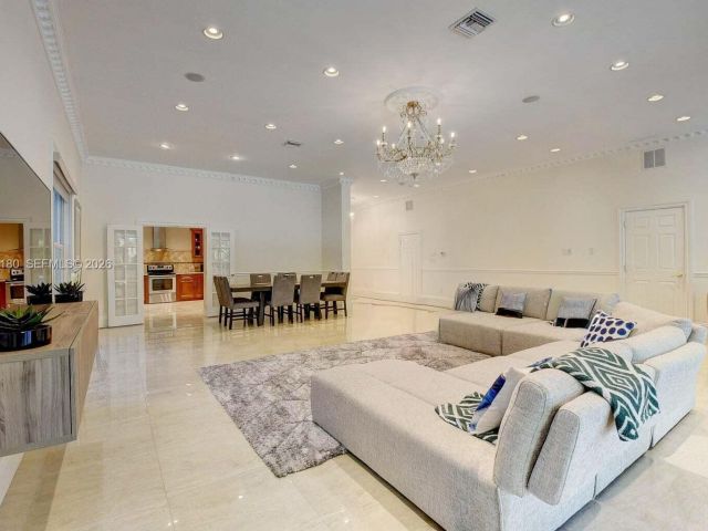 Дом в аренду по адресу 117 NW 8th Street - фото 7453169