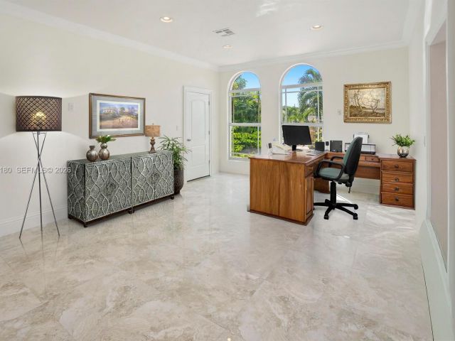 Дом в аренду по адресу 117 NW 8th Street - фото 7453173