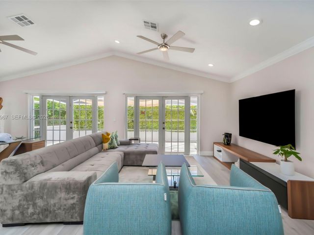 Дом в аренду по адресу 11030 Harbour Springs Cir 11030 - фото 7507945