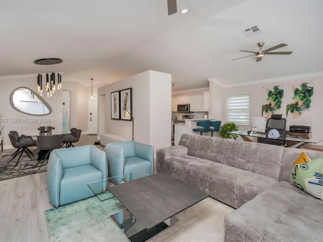 Дом в аренду по адресу 11030 Harbour Springs Cir 11030 - фото 7507946