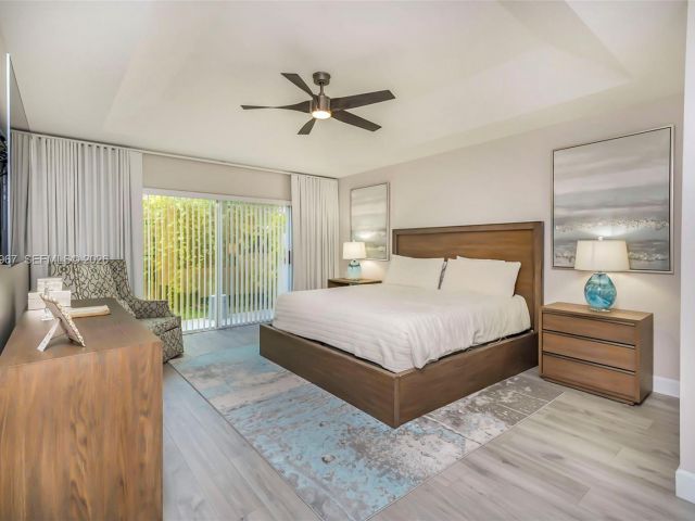 Дом в аренду по адресу 11030 Harbour Springs Cir 11030 - фото 7507955