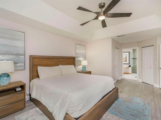 Дом в аренду по адресу 11030 Harbour Springs Cir 11030 - фото 7507958