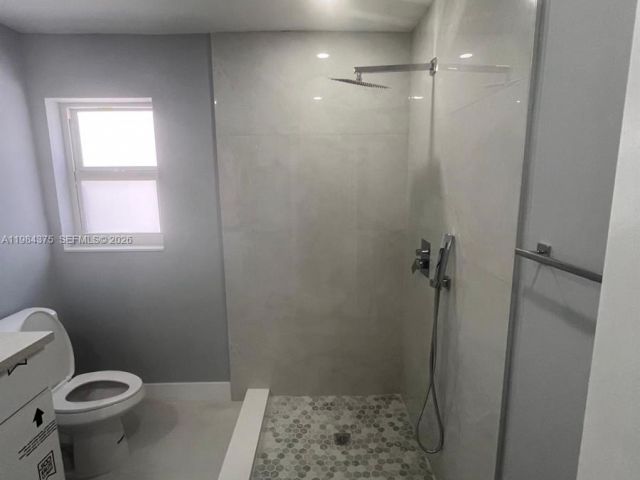 Дом в аренду по адресу 361 NW 16th St - фото 7478223