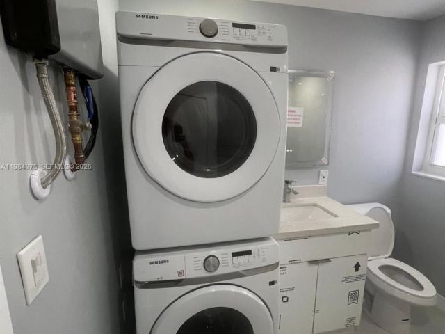 Дом в аренду по адресу 361 NW 16th St - фото 7478224