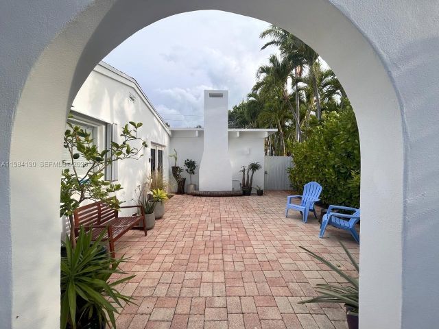 Дом в аренду по адресу 240 Greenwood Dr 240 - фото 7452170