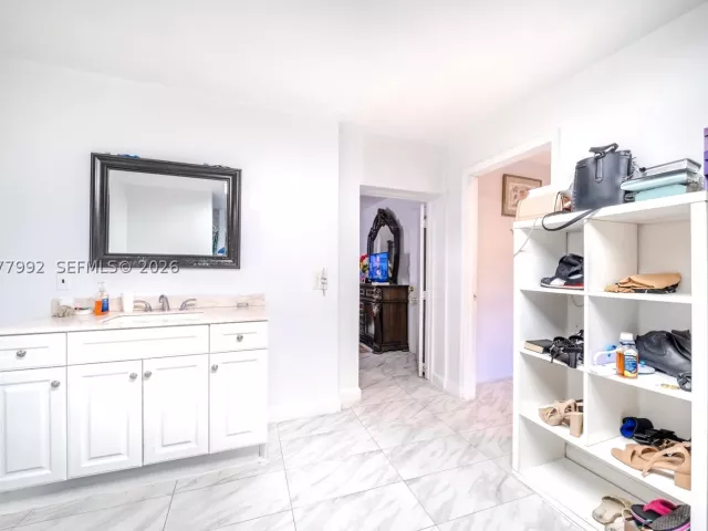 Продажа дома по адресу 419 SW 80th Ave - фото 7924466