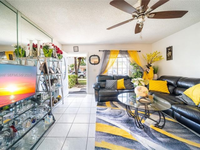 Продажа дома по адресу 419 SW 80th Ave - фото 7478237