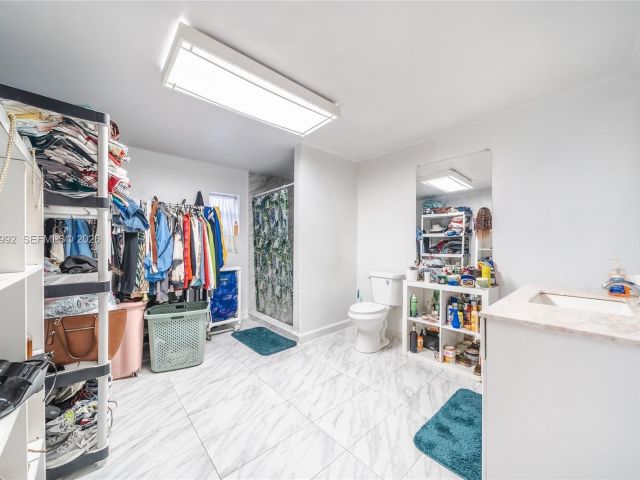 Продажа дома по адресу 419 SW 80th Ave - фото 7478246