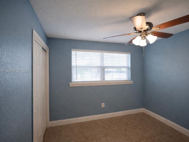 Дом в аренду по адресу 19835 NE 11th Ct - фото 7493894