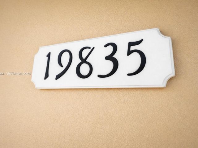 Дом в аренду по адресу 19835 NE 11th Ct - фото 7493900