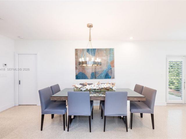 Продажа дома по адресу 829 Malaga Ave - фото 7514666