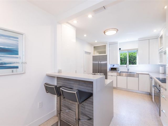 Продажа дома по адресу 829 Malaga Ave - фото 7514667