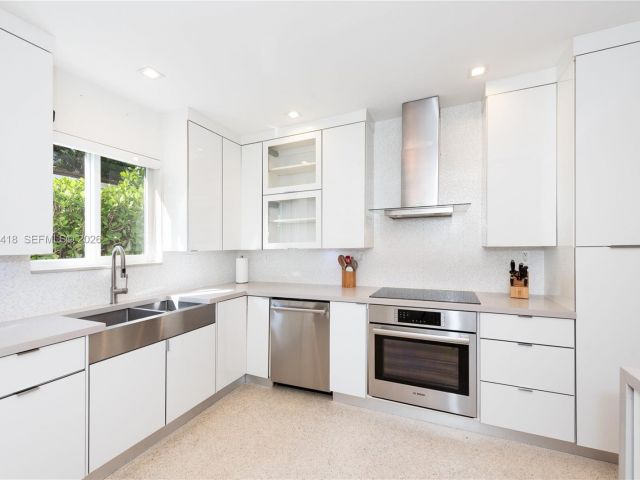 Продажа дома по адресу 829 Malaga Ave - фото 7514669