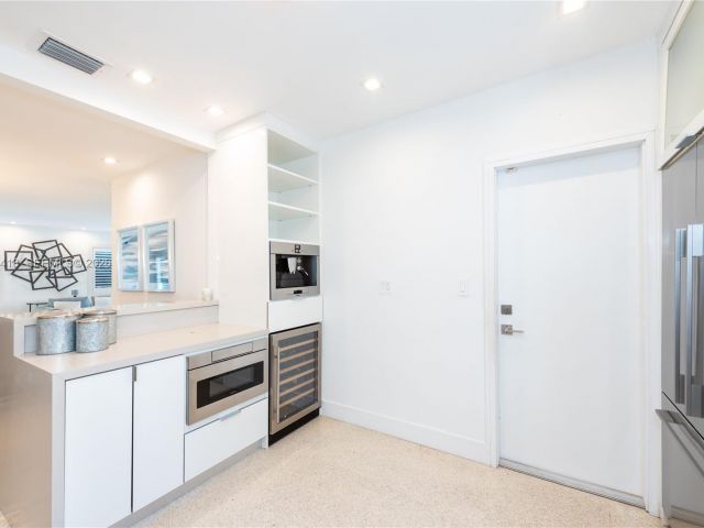 Продажа дома по адресу 829 Malaga Ave - фото 7514670