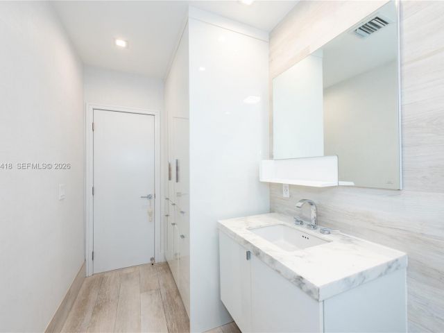 Продажа дома по адресу 829 Malaga Ave - фото 7514673