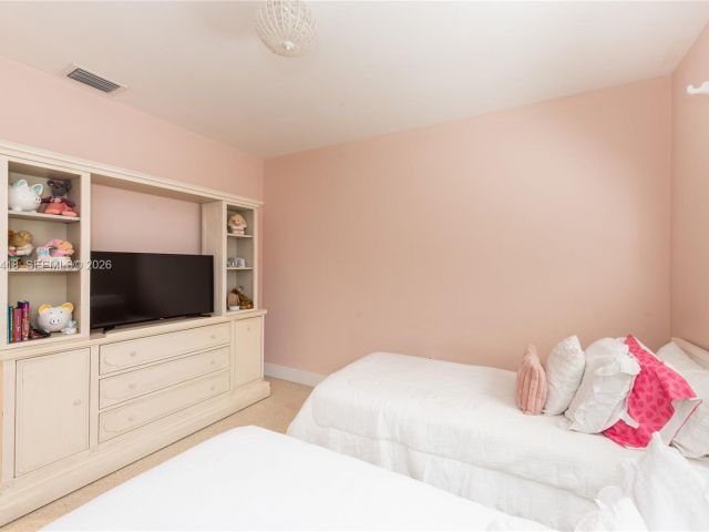 Продажа дома по адресу 829 Malaga Ave - фото 7514676