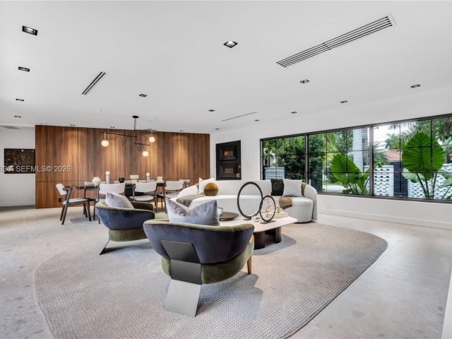 Дом в аренду по адресу 2500 Bayview Dr - фото 7481845