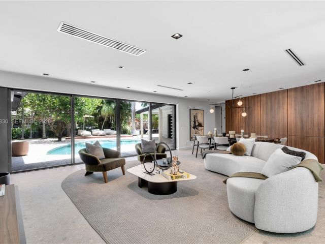 Дом в аренду по адресу 2500 Bayview Dr - фото 7481847