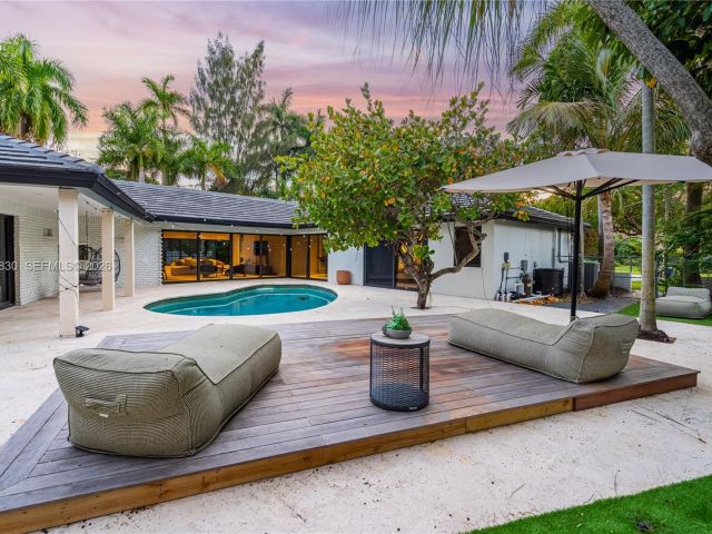 Дом в аренду по адресу 2500 Bayview Dr - фото 7481851