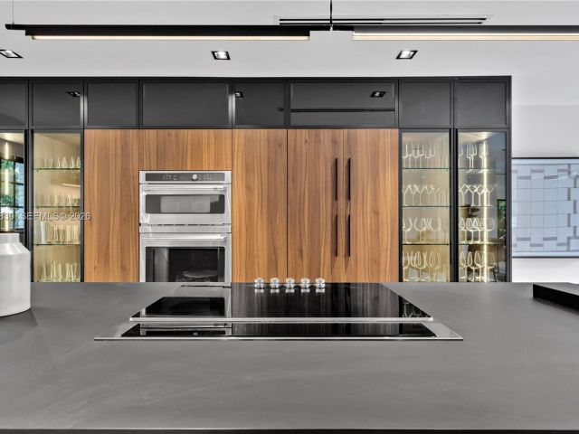 Дом в аренду по адресу 2500 Bayview Dr - фото 7481873