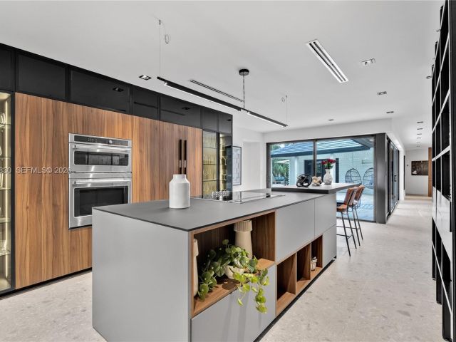 Дом в аренду по адресу 2500 Bayview Dr - фото 7481878